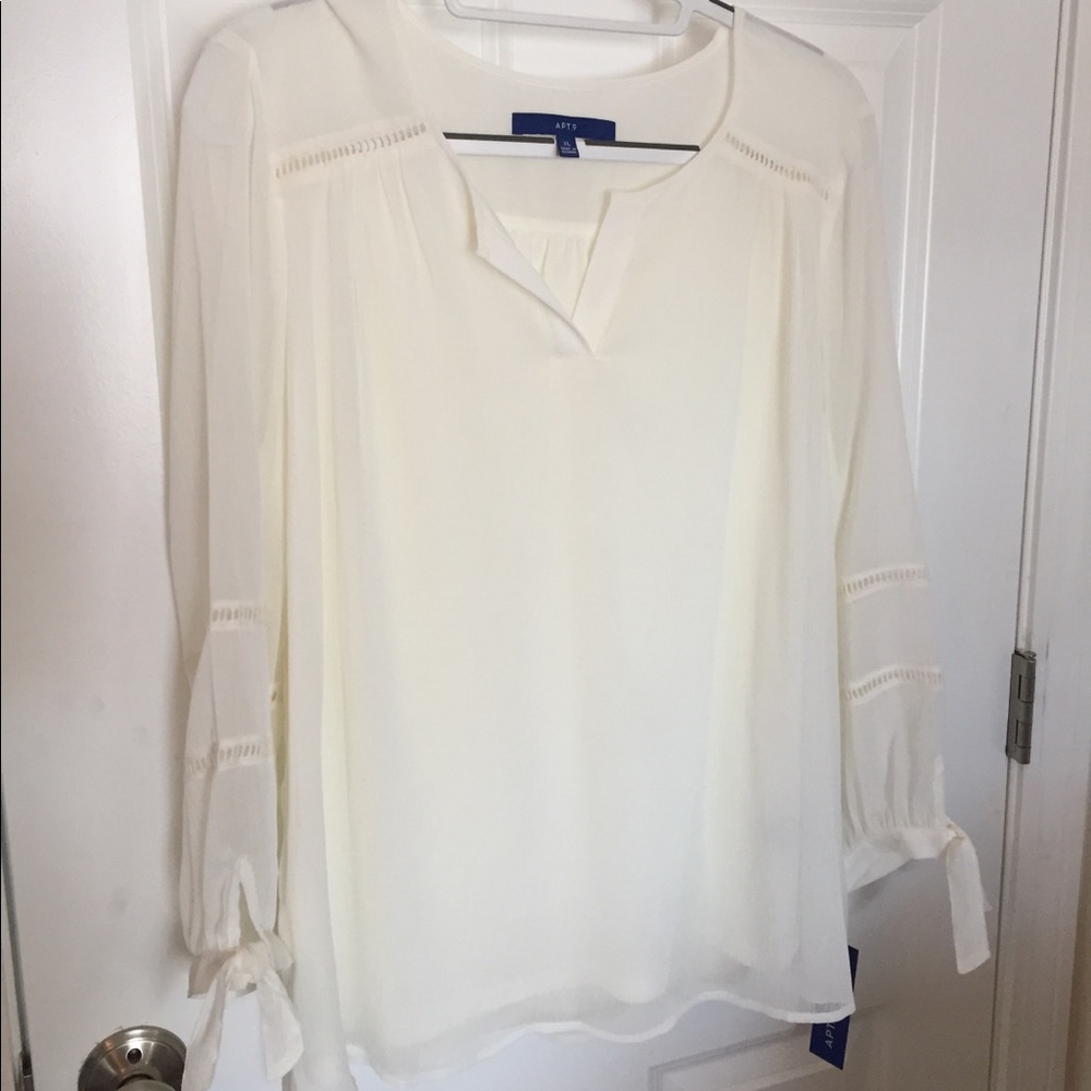 NWT kohl’s Apt. 9 top ivory